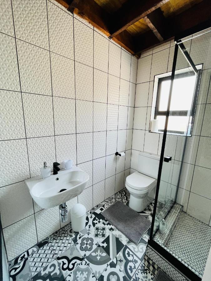 Kates Nest Guesthouse Oshakati מראה חיצוני תמונה