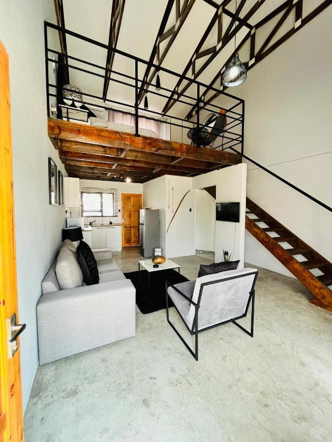 Kates Nest Guesthouse Oshakati מראה חיצוני תמונה