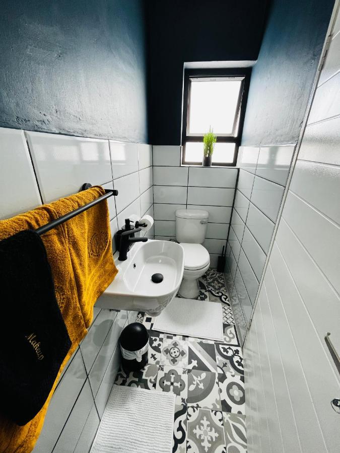 Kates Nest Guesthouse Oshakati מראה חיצוני תמונה