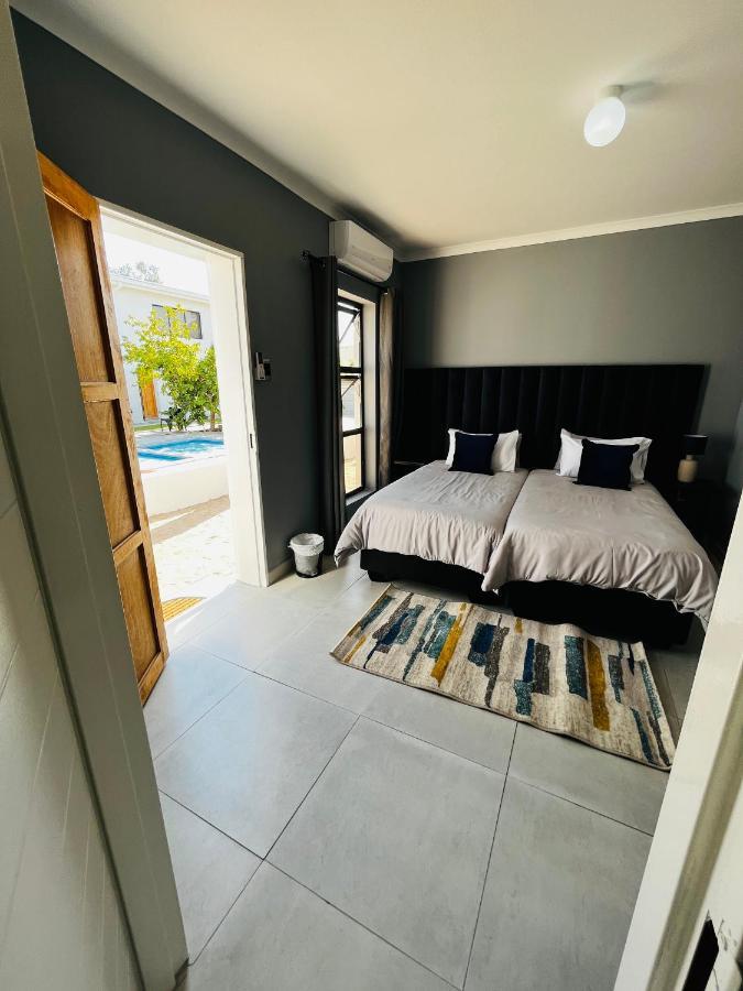 Kates Nest Guesthouse Oshakati מראה חיצוני תמונה